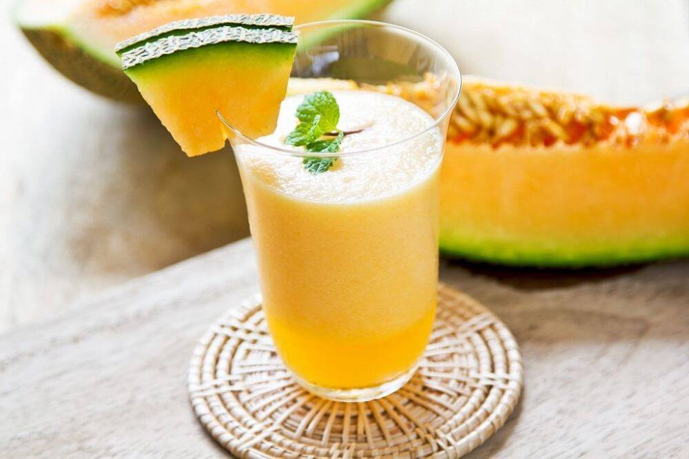Освежающий напиток из лимона и мяты