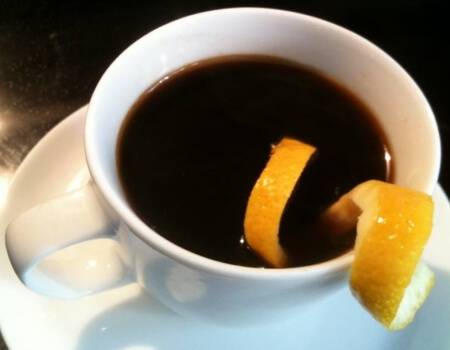Можно ли пить кофе с похмелья - помогает кофе или лучше пить чай?