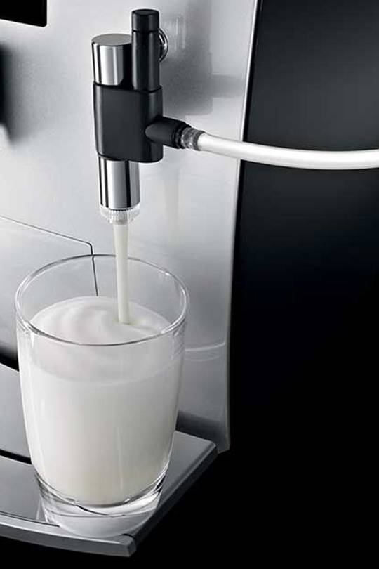 Особенности механических и ручных капучинаторов: как правильно взбивать молоко