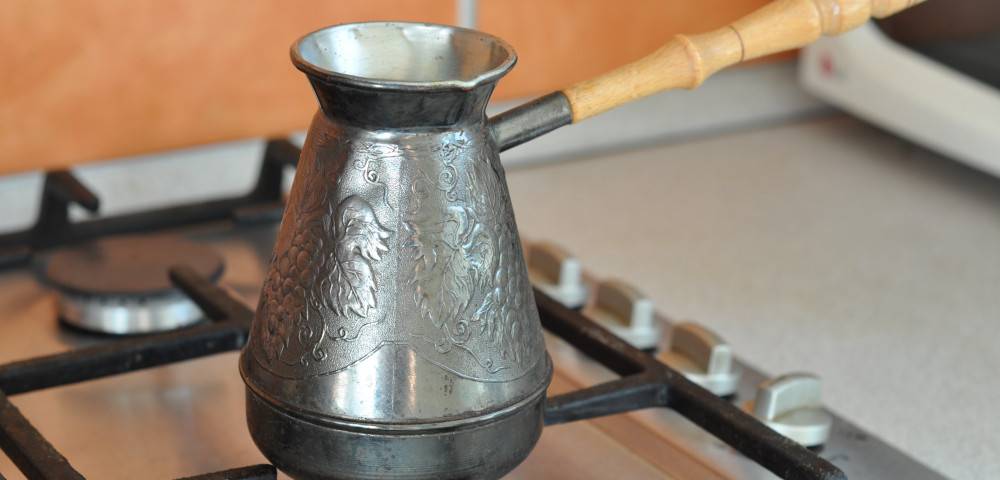 Как варить кофе в турке на плите: простые рецепты