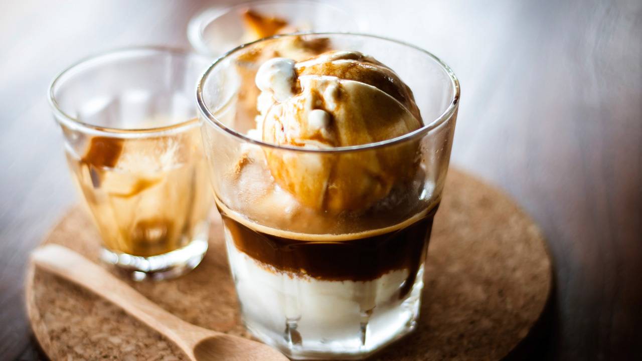 Кофе с мороженым: как называется, секреты и рецепты приготовления этого изумительного десертного напитка | рутвет - найдёт ответ!