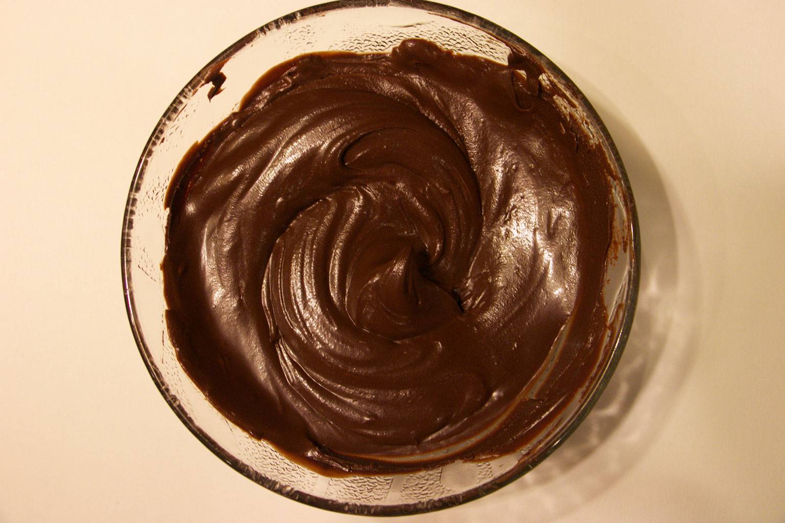 Масляный шоколадный крем для торта