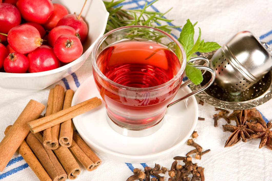 Чай из шиповника: полезные свойства и противопоказания, как правильно заваривать, как часто можно пить