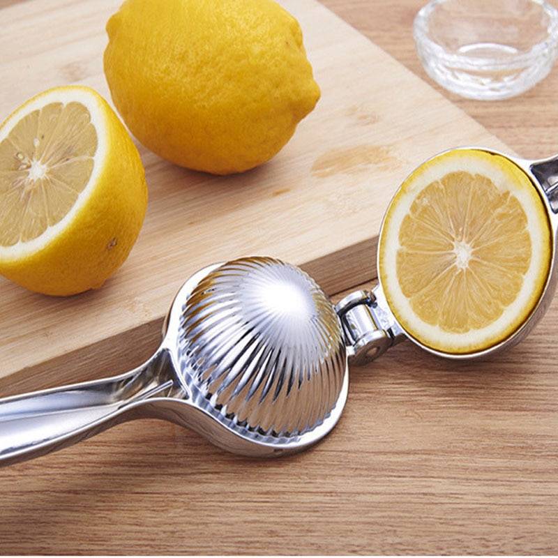 Как выжать сок из лимона: 4 способа
