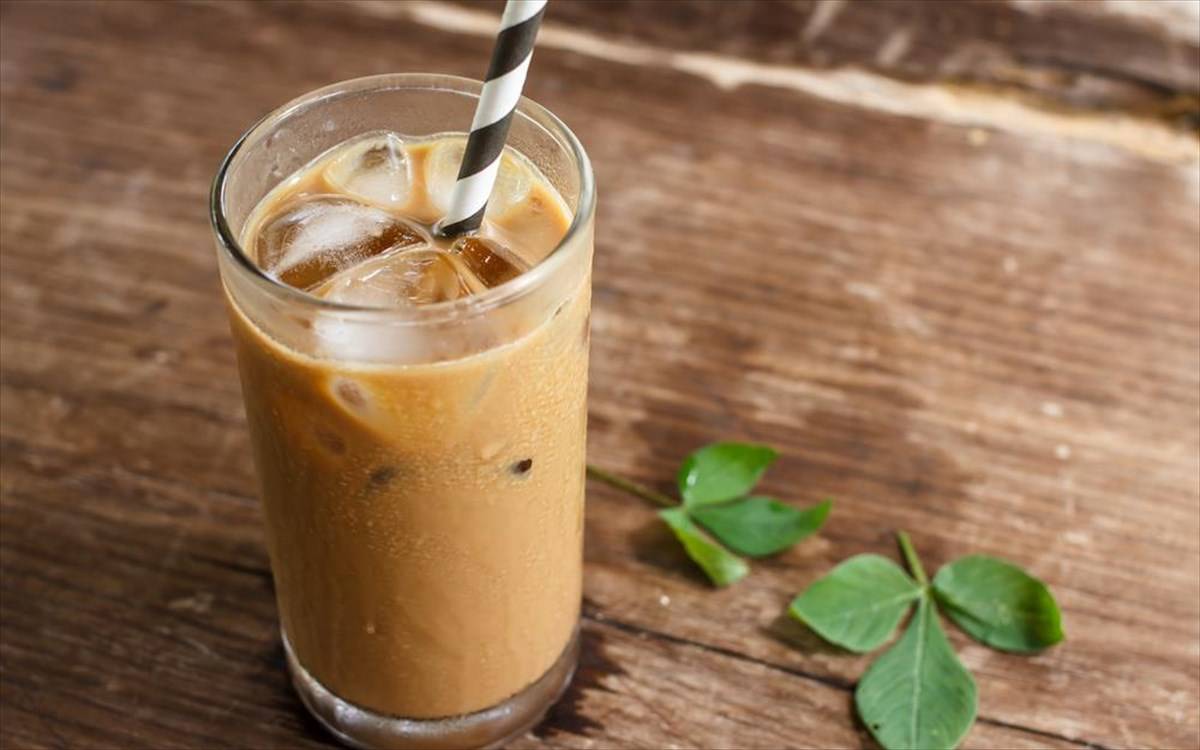 Кофейный коктейль: 10 освежающих рецептов
