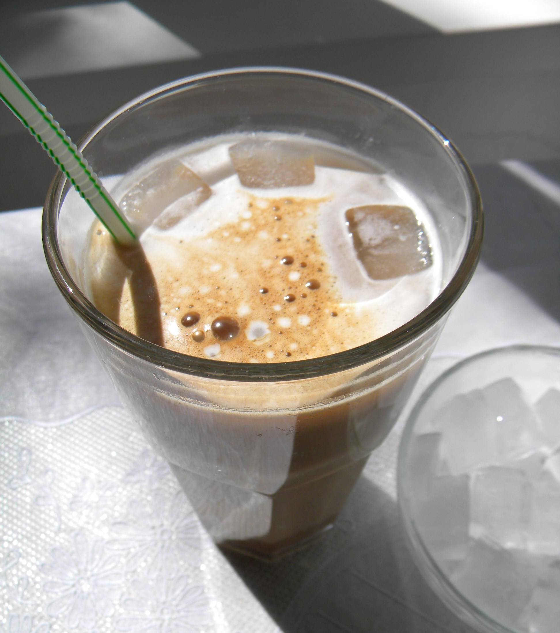 Кофе фраппе (coffee frappe): что это такое, 6 рецептов приготовления в домашних условиях