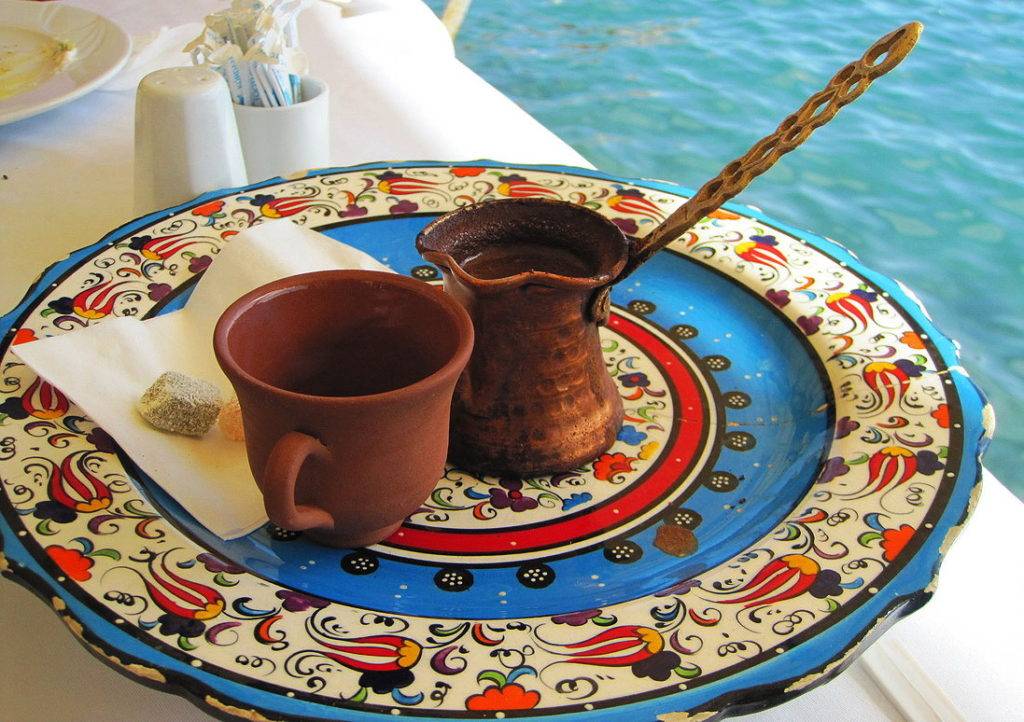 Рецепт фраппе: как сделать холодный греческий кофе