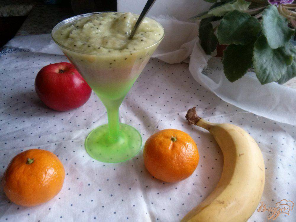 Рецепты смузи с бананом — лакомство для ценителей фруктовых коктейлей