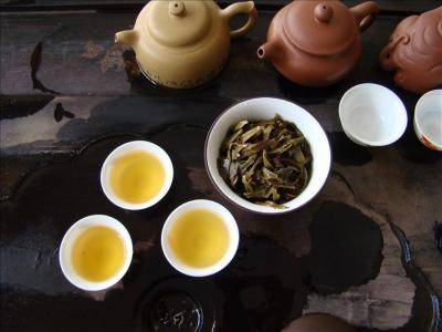 Чай хуаншань маофэн: описание, полезные свойства, как заваривать