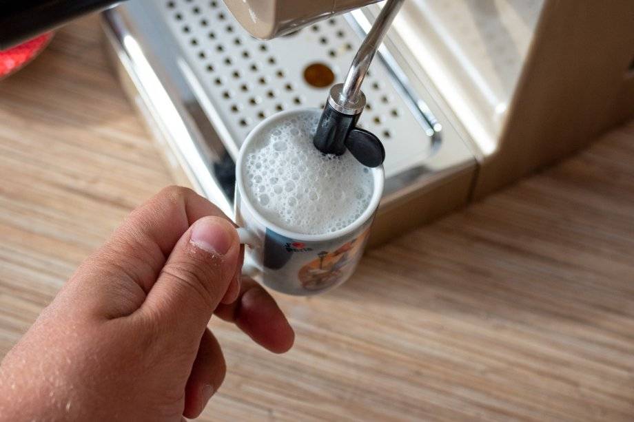 Как сделать кофе с пенкой в домашних условиях из молока