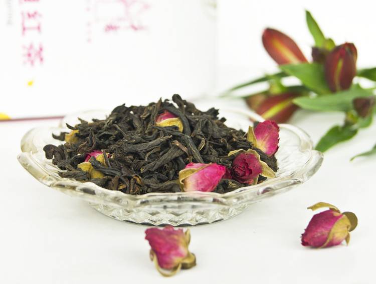 Китайский чай мэй гуй хун ча с цветочной добавкой из бутонов роз