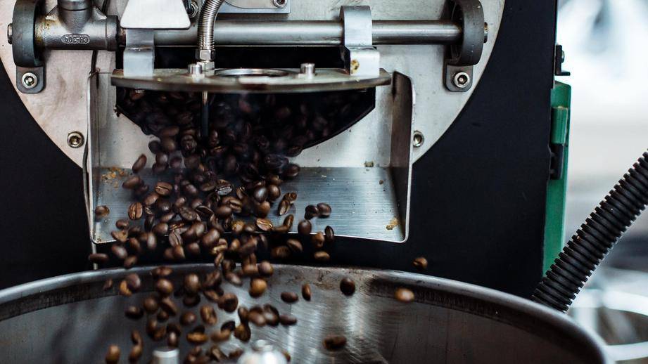 Обжарка зернового кофе: виды и степени, на что они влияют, выбор ростера