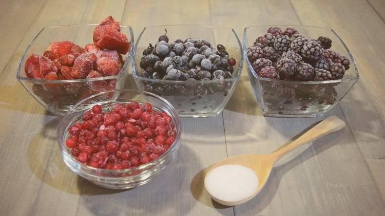 Как приготовить полезный морс из свежих или замороженных ягод