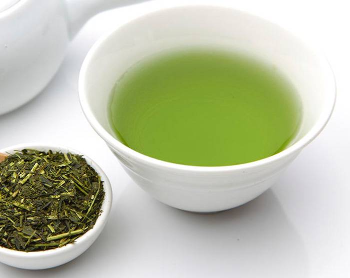 Зеленый чай повышает или понижает давление у человека