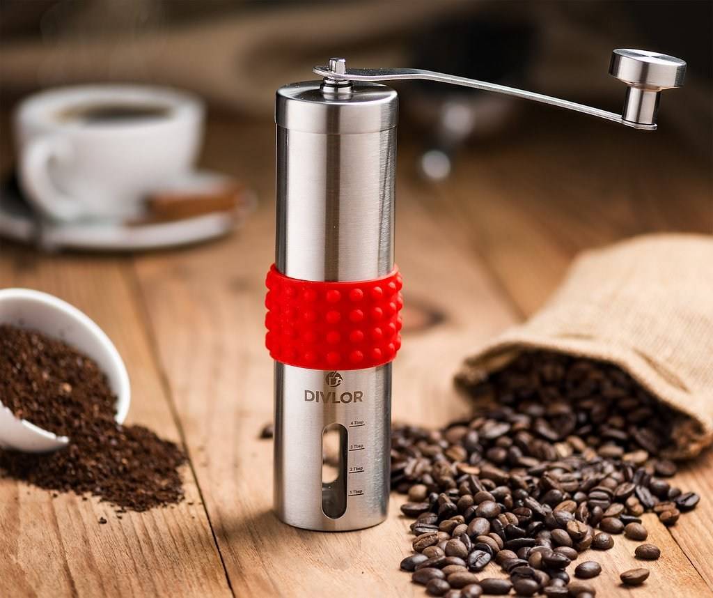 Электрическая кофемолка: как выбрать, плюсы и минусы, чем лучше ручной, популярные бренды-производители
