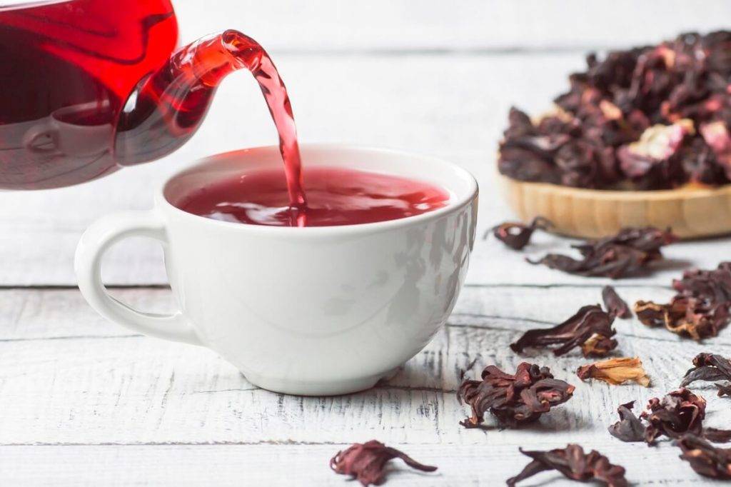 Чай каркаде и давление: влияние напитка на организм