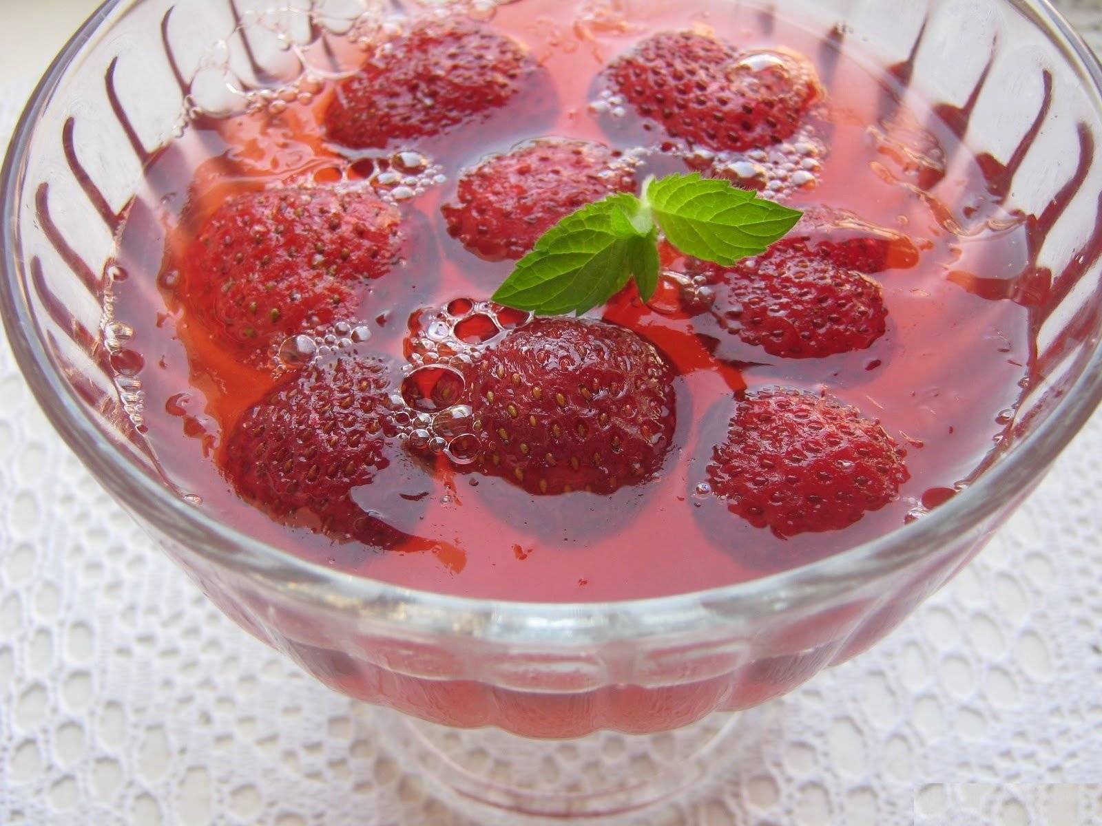Кисель из замороженных ягод клубники рецепт с фото - 1000.menu