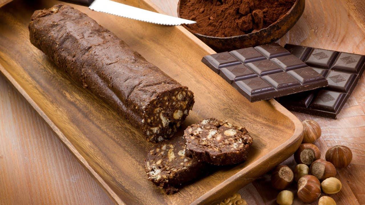 Шоколадная колбаса из печенья со сгущенкой. 3 подробных рецепта