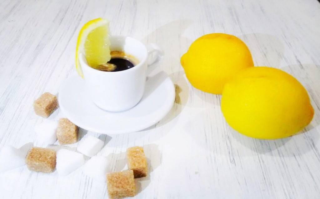 Польза и вред кофе с лимоном для похудения, давления, при простуде – портал "стань лучше"