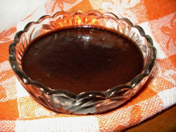Глазурь из шоколада и масла для украшения кондитерских изделий