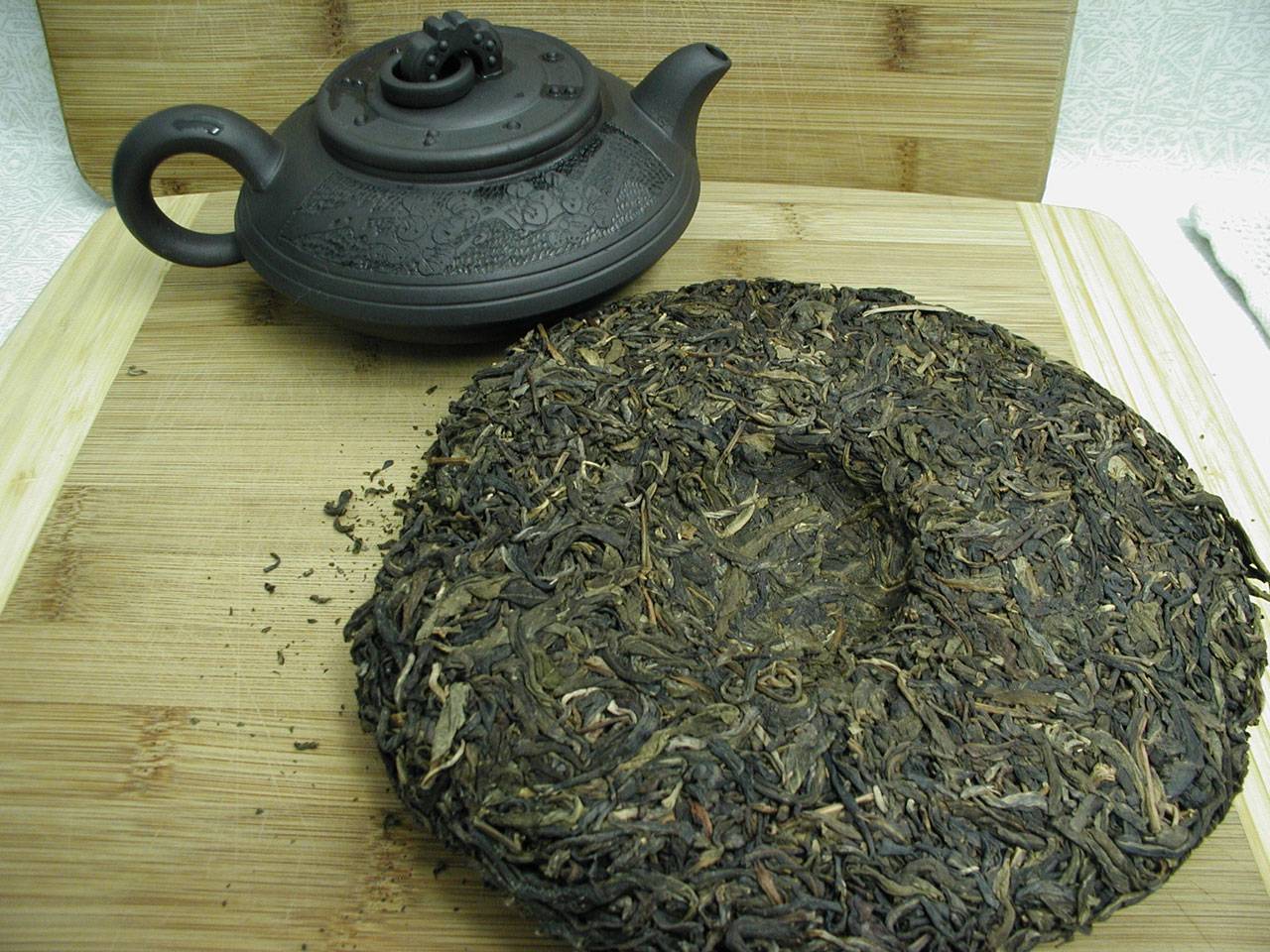 Чай пуэр — полезные свойства и противопоказания