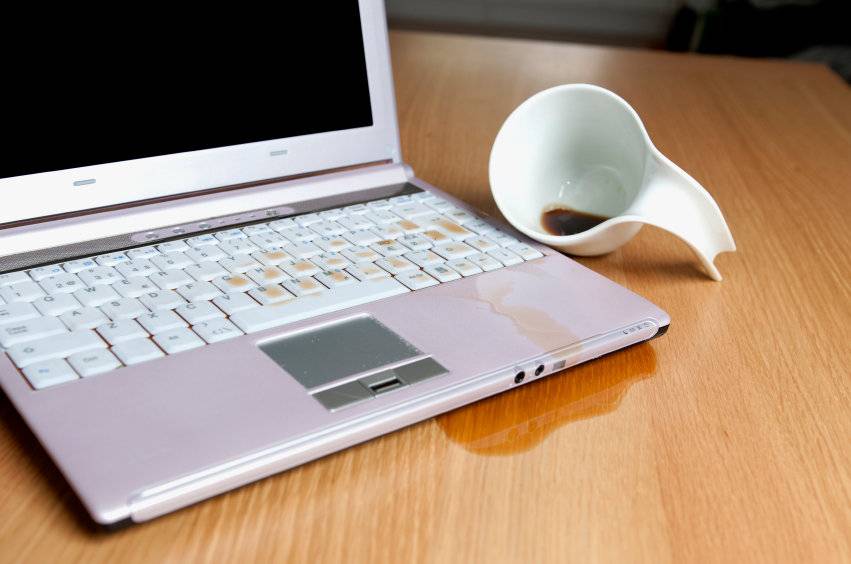 Что делать, если пролил воду, чай или кофе на macbook? отвечают эксперты | appleinsider.ru