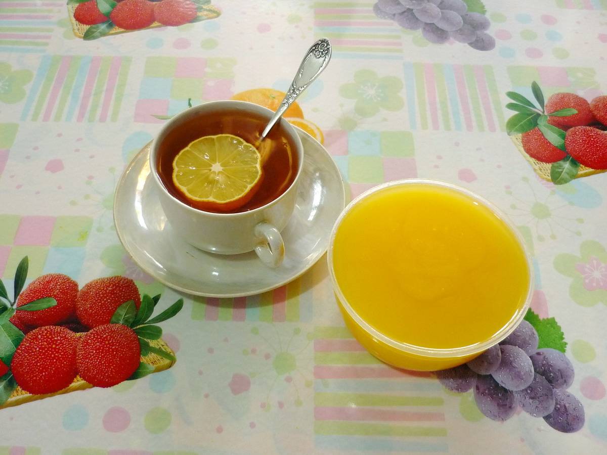 Горячий чай с медом