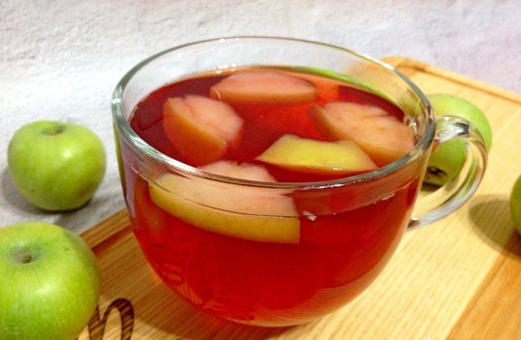 Вкусный и полезный чай с яблоками