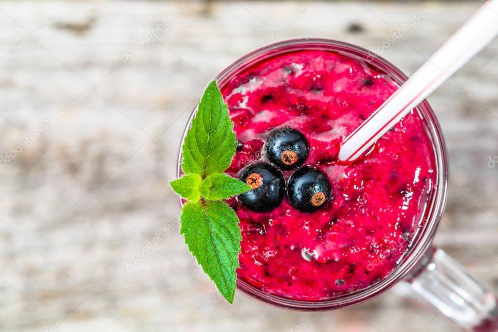Ягодный смузи: рецепты из замороженных ягод, как приготовить в блендере