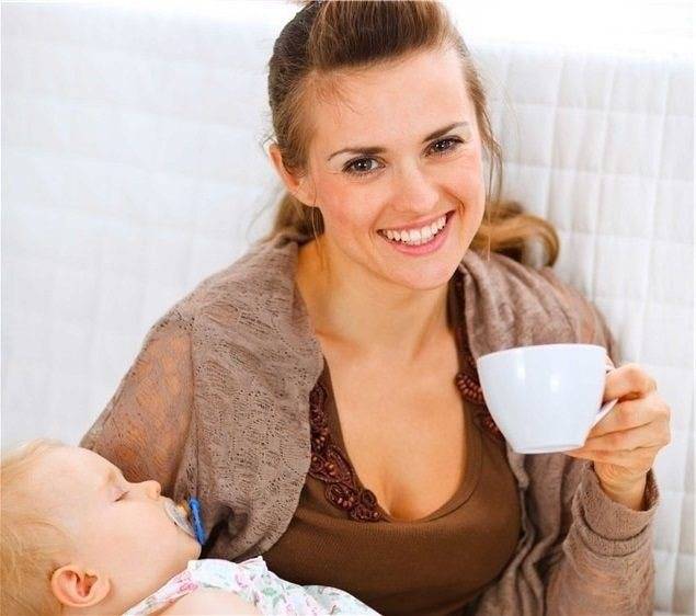 Кофе при грудном вскармливании: можно ли пить в 1, 2, 3, 4, 5, 6 месяц, польза и вред, как влияет на ребенка, отзывы