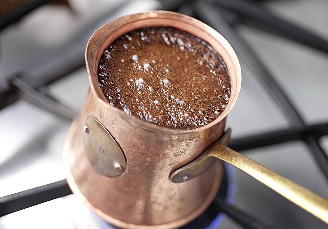 Приготовление кофе в рожковой кофеварке: особенности процесса