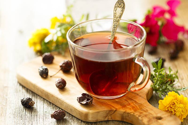Чай с шиповником: польза и вред для здоровья, как приготовить