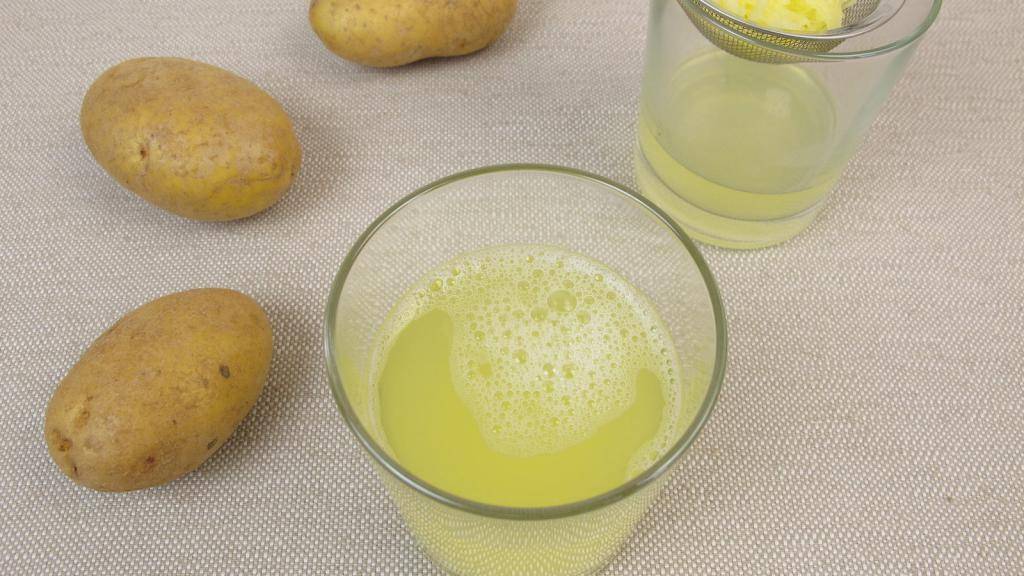 Варишь картошку воду не сливай. лечебные свойства картофеля польза картофельного сока для печени и не только