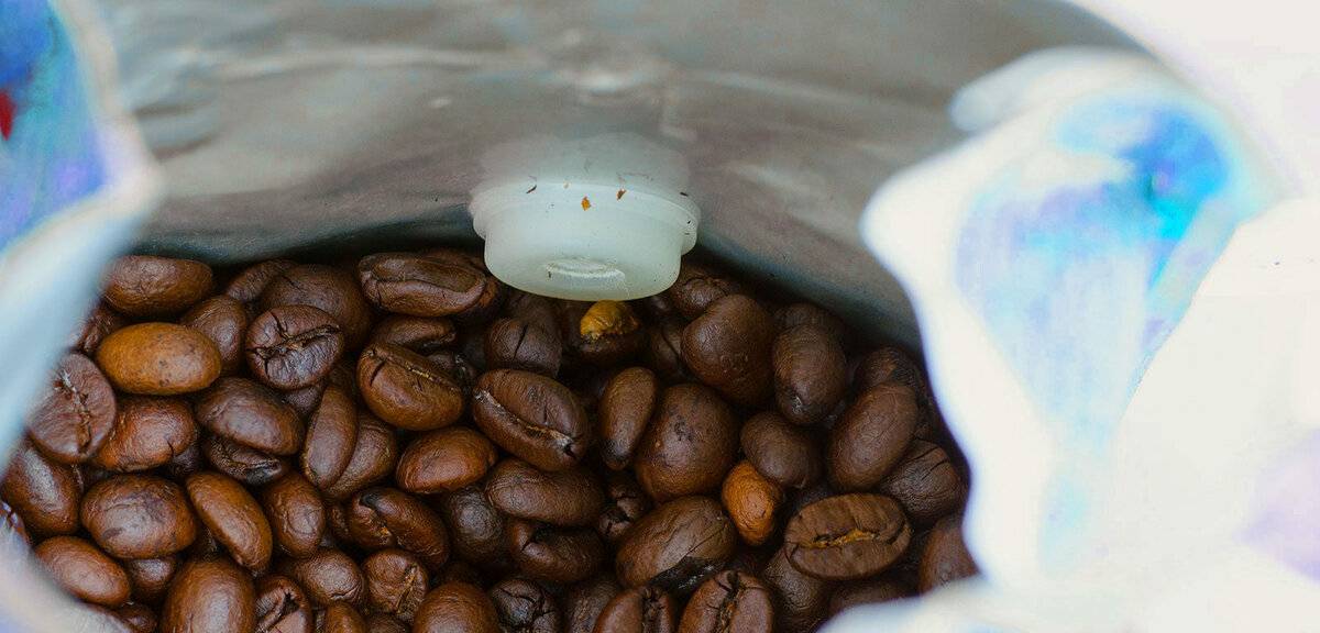 Маска из кофе для лица: домашнего приготовления или готовые средства?