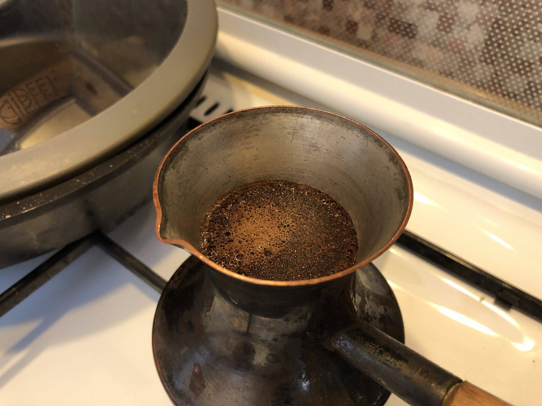 Как сварить кофе в кастрюле со специями – преимущества и рецепты