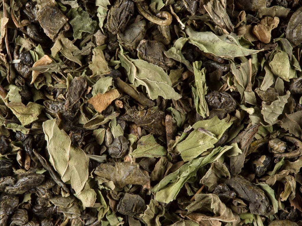 Зеленый чай: 15 полезных свойств, побочные эффекты