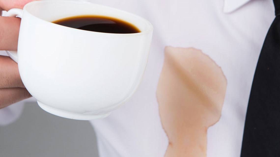 Чем вывести пятна от кофе: как отстирать с белой и цветной одежды