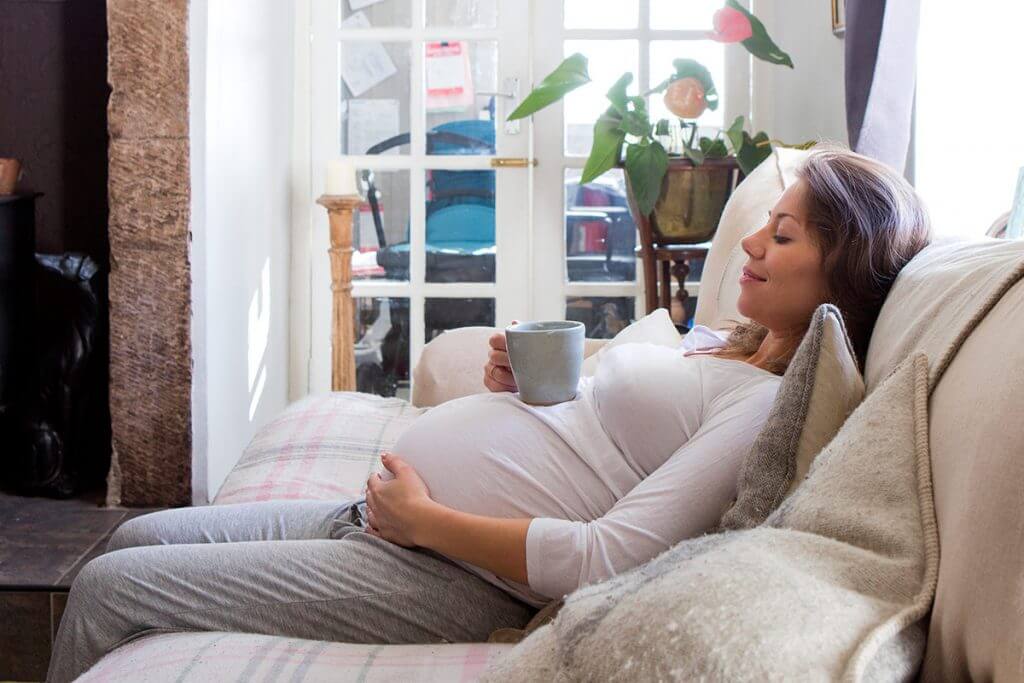 Можно ли беременным пить кофе: польза и вред