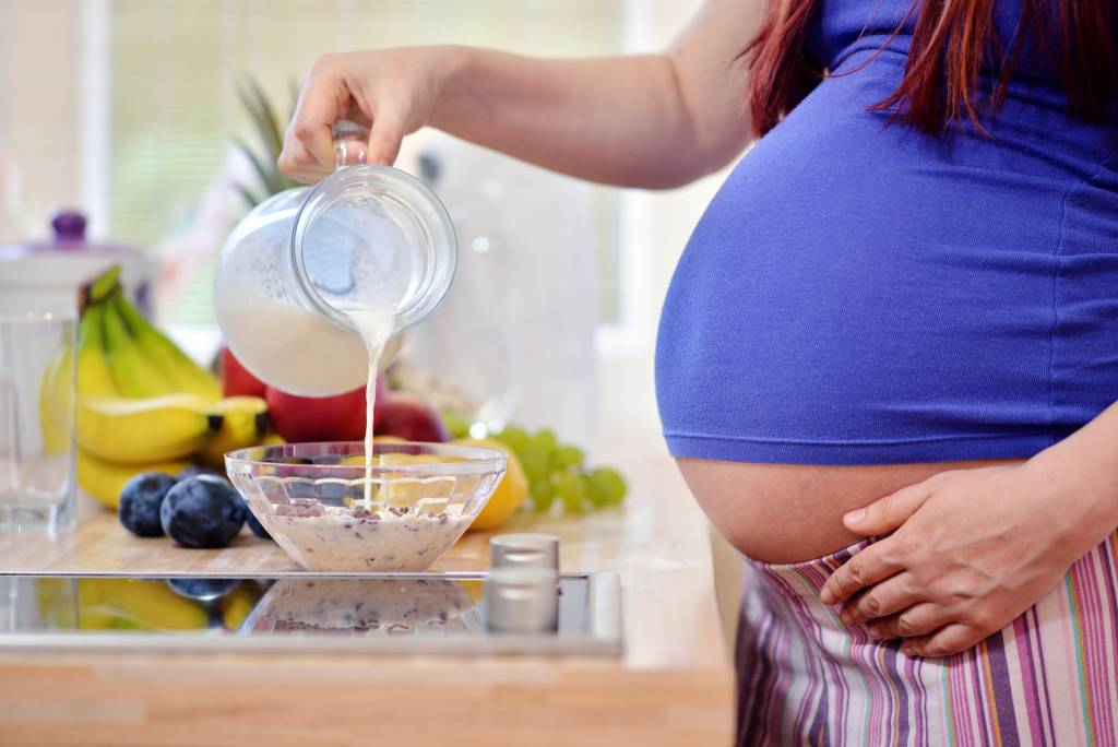 Чай каркаде при беременности: употребление на ранних сроках, каркаде от отеков, противопоказания