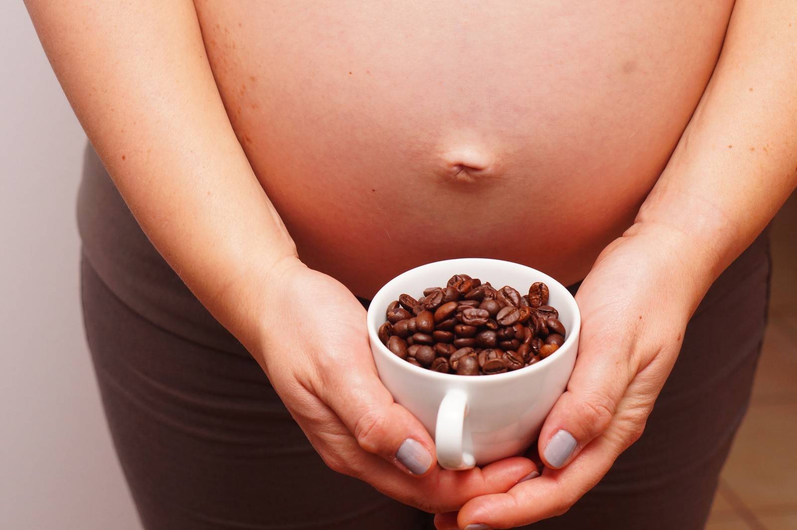 Можно ли беременным пить кофе с молоком на ранних сроках
