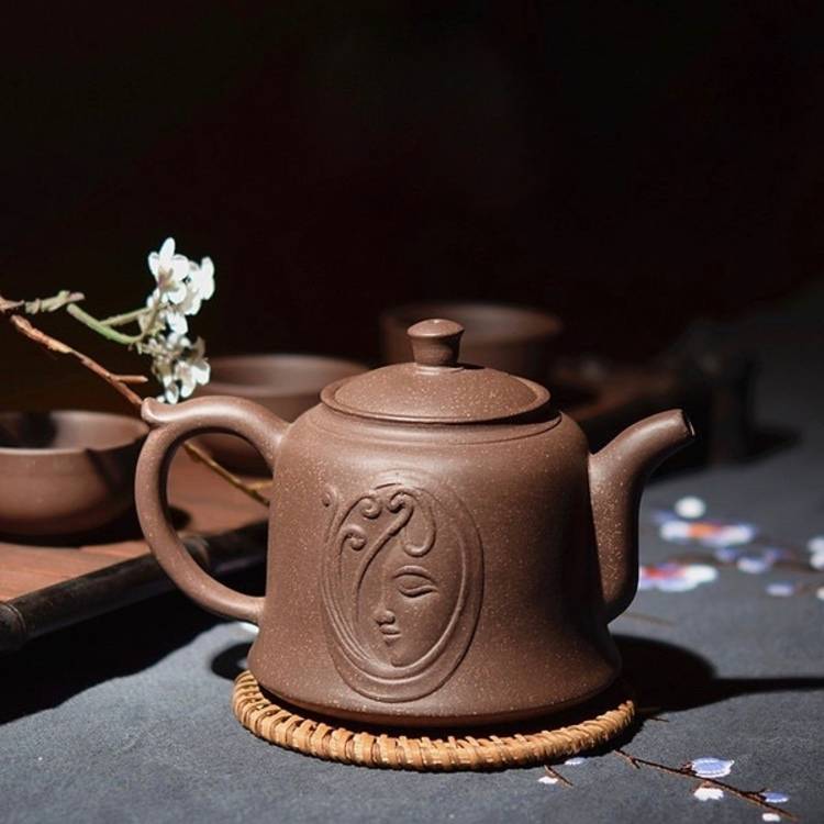 Чайники из исинской глины: их назначение и как выбрать