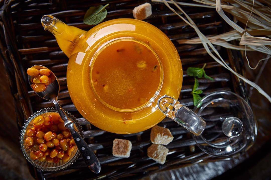 Целебный облепиховый чай готовится по разным рецептам, на любой вкус