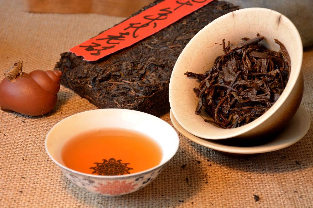 Как правильно заваривать чай пуэр - полезные свойства и противопоказания
