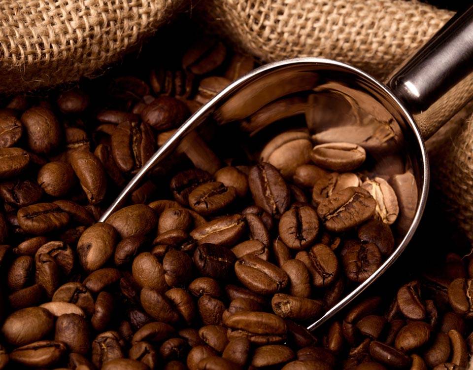 Можно ли есть кофейную гущу после заварного кофе: мнение врачей