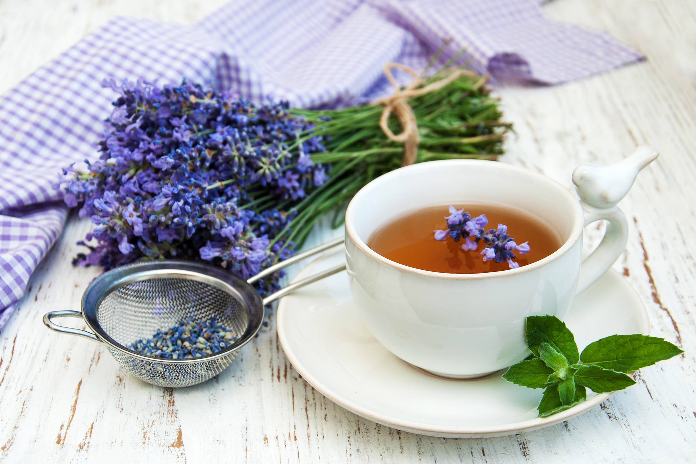 7 простых рецептов ароматного чая с лавандой