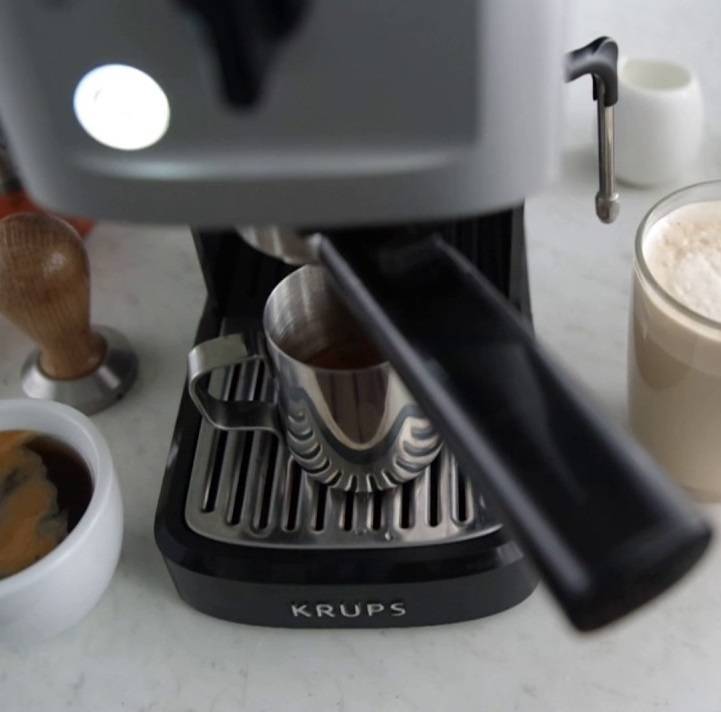 Лучшие кофеварки эспрессо 2022: рейтинг моделей polaris, delonghi, vitek