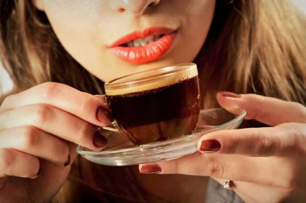 Как пить кофе чтобы не желтели зубы? - все про стоматологию