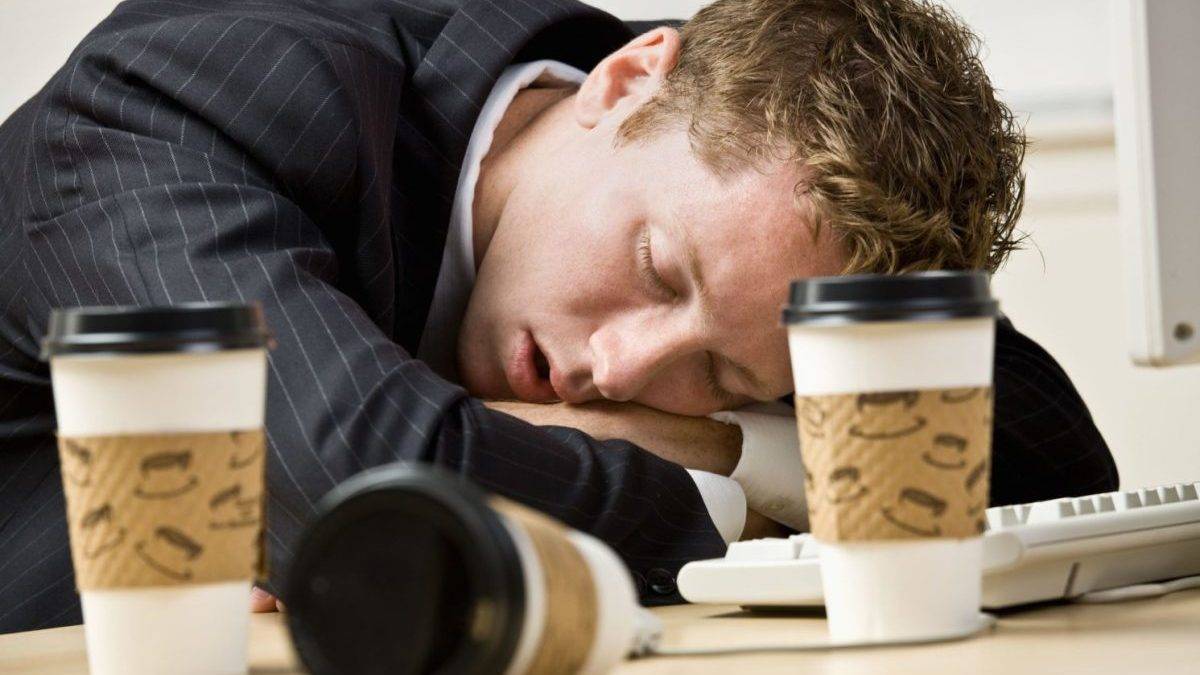 Почему от кофе хочется спать? 4 основные причины.