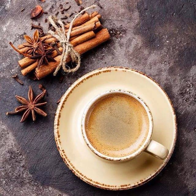Идеально простые рецепты кофе и чая с ванилью