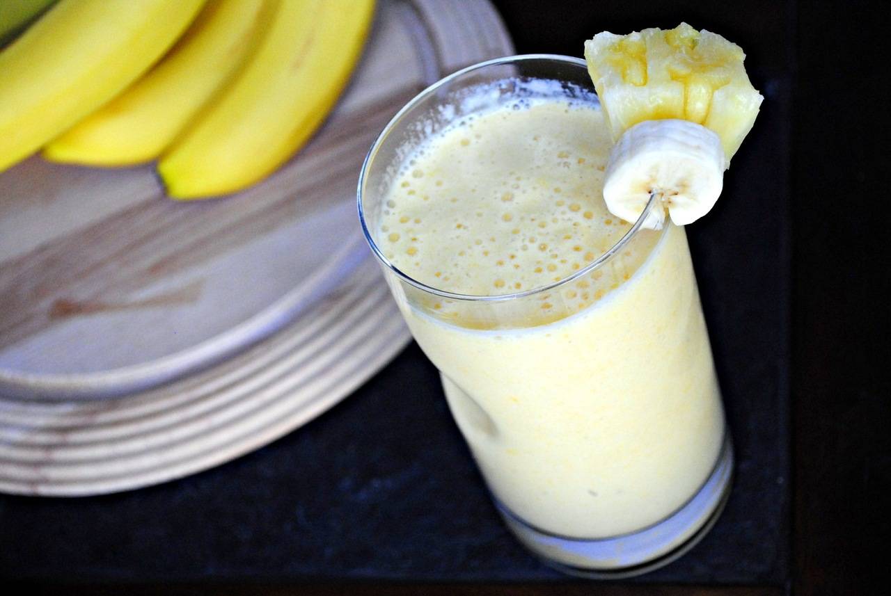 Смузи с бананом - 12 быстрых рецептов для блендера с фото
